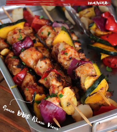 Recette des BROCHETTES de filets de POULET et sa Sauce BBQ-RHUM VIEUX - Tatie Maryse